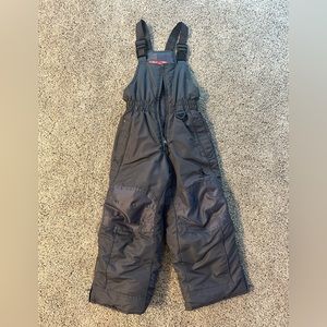 Snow Bib, perfect condition. Size 4/5. Rugged Bear brand.